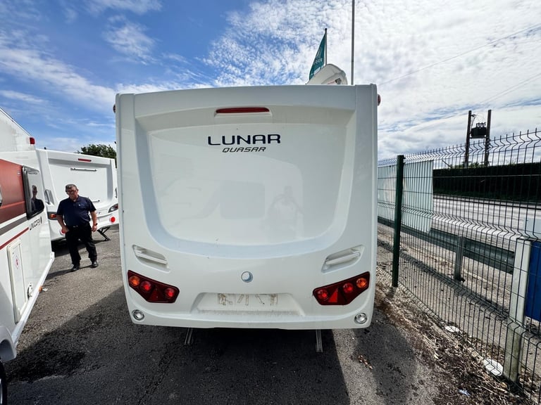 LUNAR QUASAR 462 2019 MODEL 2 BERTH REAR WASHROOM TOURING CARAVAN