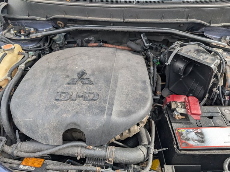 Mitsubishi, OUTLANDER, Estate, 2010, Manual, 2179 (cc), 5 doors