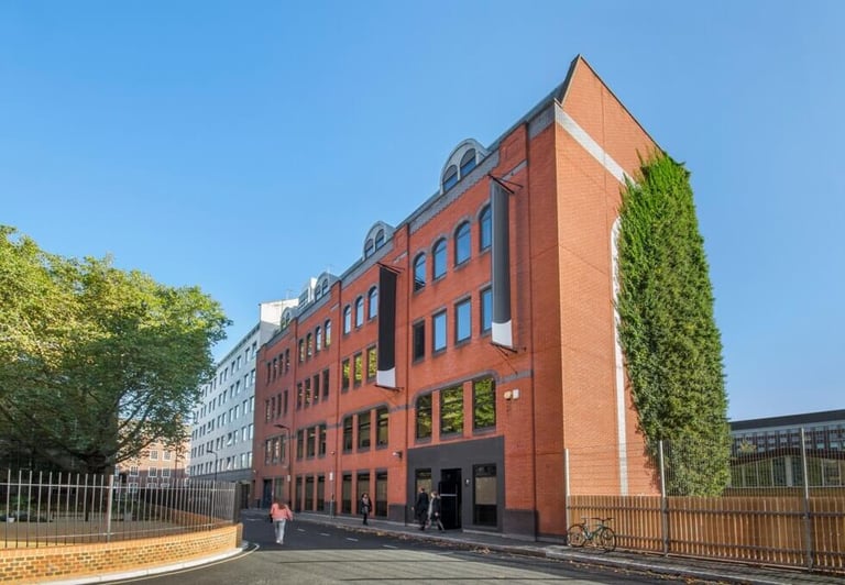 *Chancery Lane* Private Serviced Offices: Units from 7 to 200 desks for rent WC2A