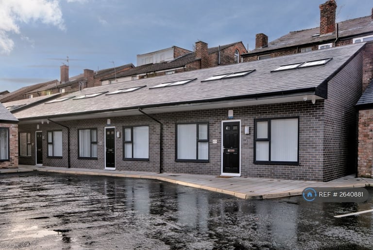 image for 3 bedroom house in Stonemasons Close, Liverpool, L7 (3 bed) (#2640881)