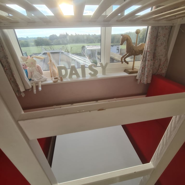 Noa & Nani High Sleeper Cabin Bed with Underseating Area and Storage Drawers, Very Good Condition 