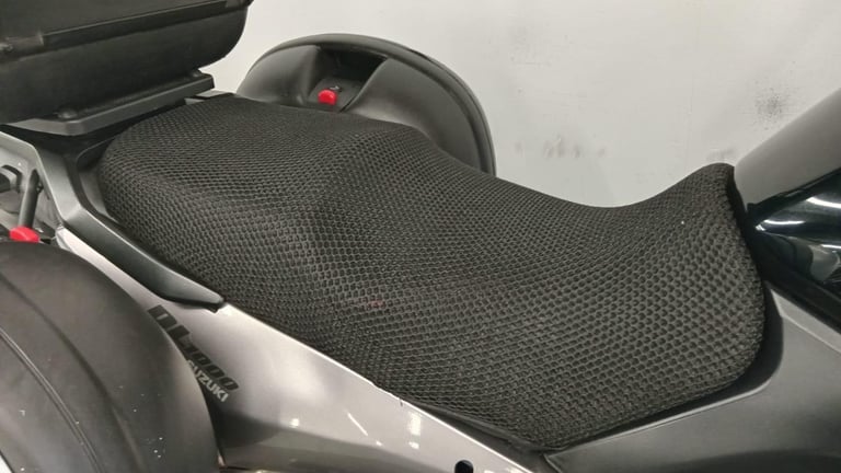 SUZUKI DL1000 ** MOT AUGUST 2026 - FULL LUGGAGE - ENGINE BARS **