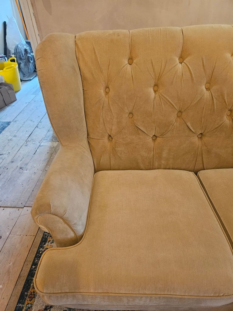 Cream Sofa - free to collect