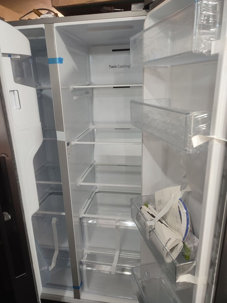➡️➡️NEW GRADED SAMSUNG FROST FREE AMERICAN STYLE FRIDGE FREEZER RRP £1,779 WE SELL £580!!