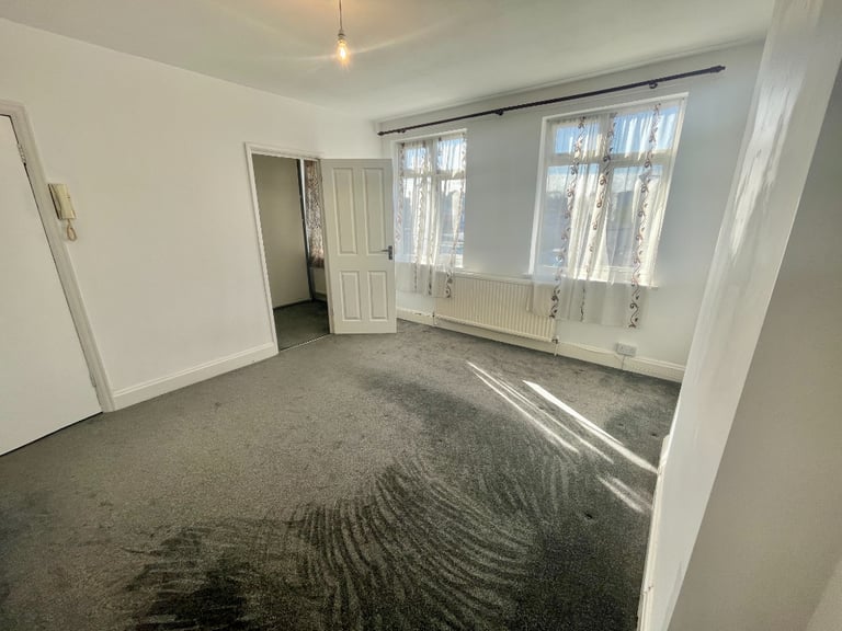 One Bedroom Flat NO Parking No Garden Blenheim Road, West Harrow, HA2