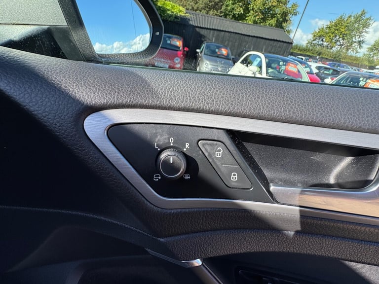 2015 Volkswagen Golf 1.6 TDI BlueMotion Tech Match DSG Euro 5 (s/s) 5dr HATCHBACK Diesel Automatic