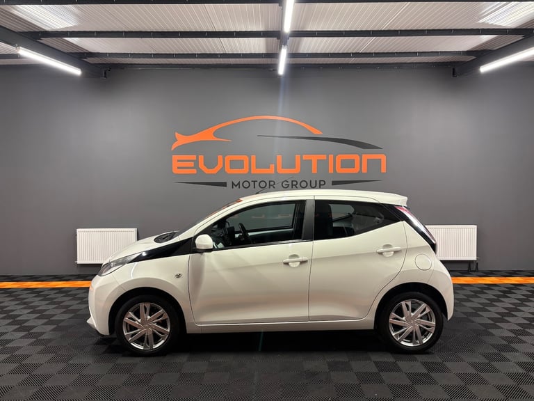 2014 Toyota AYGO 1.0 VVT-i X-Pression 5dr x-shift HATCHBACK Petrol Manual