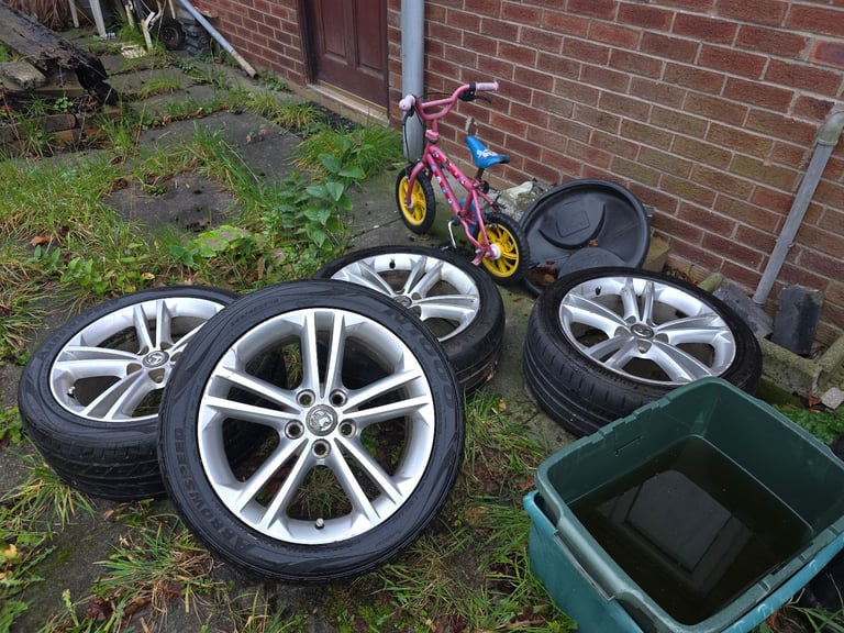 Set of 4 Genuine Vauxhall 18” Alloy Wheels with Tyres – 5x120 PCD