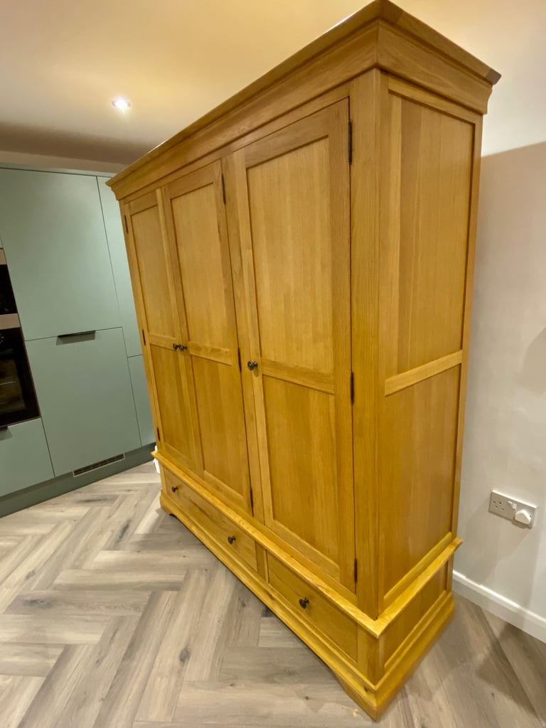 Oak farmhouse Triple Wardrobe 