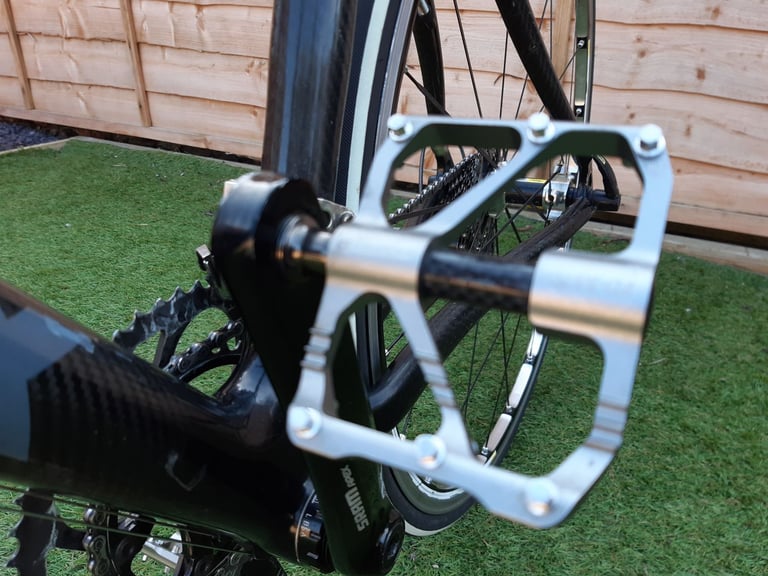 .Ladies Planet X Carbon Fibre Hybrid Road Bike.