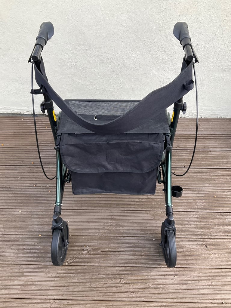 Zoom Plus Folding Rollator Walker with Seat & Bag
