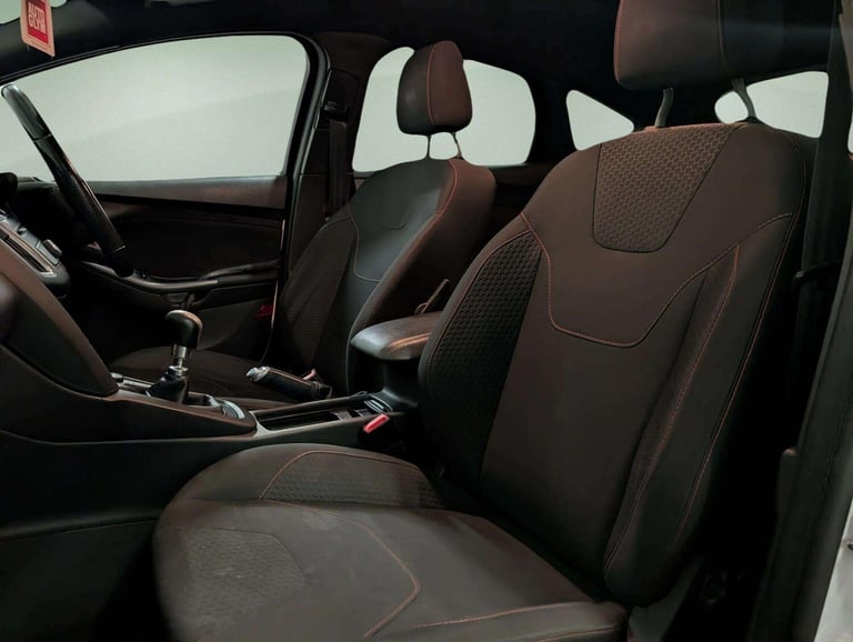 2017 Ford Focus 1.0T EcoBoost ST-Line Euro 6 (s/s) 5dr HATCHBACK Petrol Manual