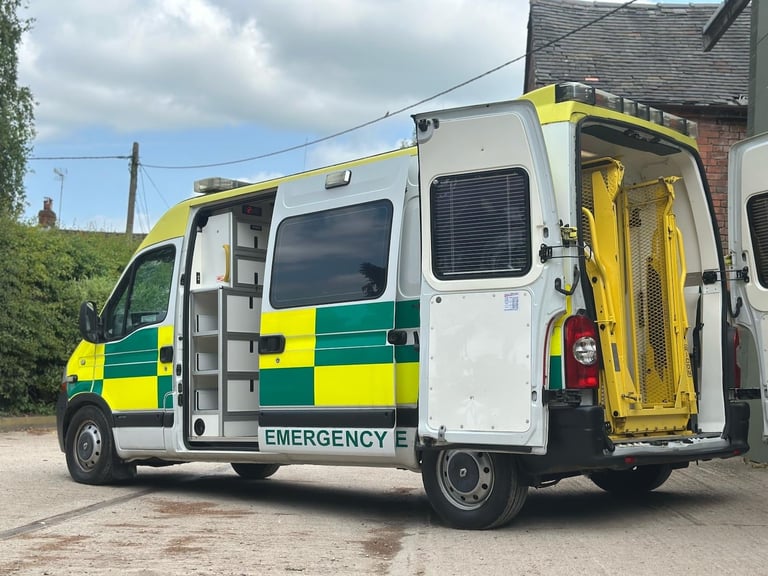2006 Renault Master LOW MILEAGE AUTOMATIC Ex ambulance ideal Campervan project!
