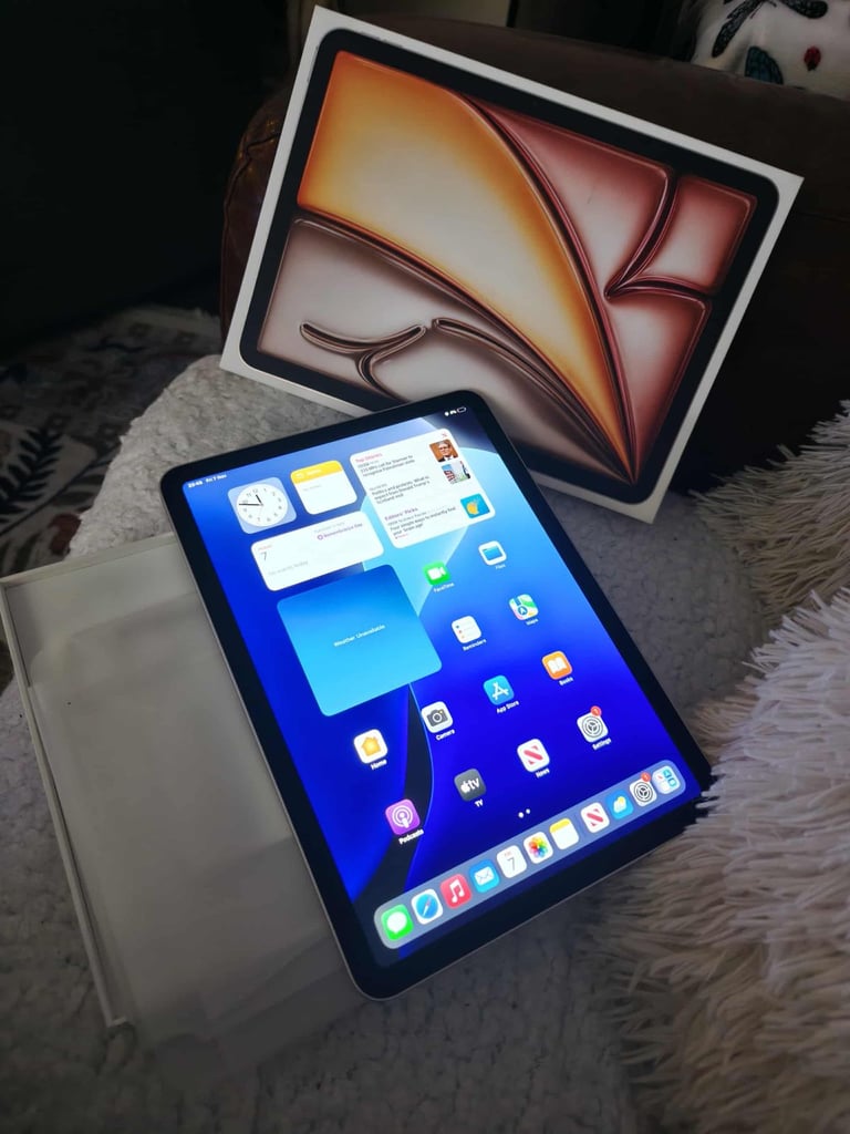 Apple air 11" M2 1TB starlight wifi 2024