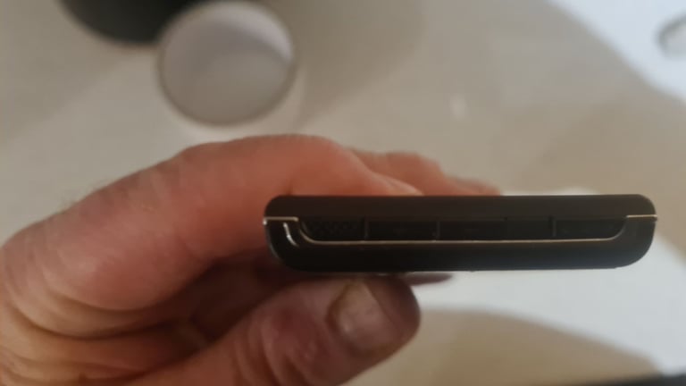 Samsung yp-p3 8gb mp3 player. Must Read carefully. 