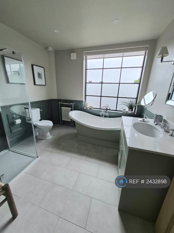 1 bedroom in Vicarage Lane, Northampton, NN6 (#2432898)