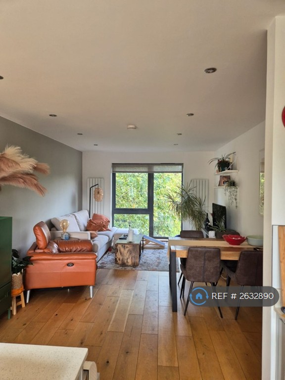 image for 2 bedroom flat in Benyamin Apartments, London, SE16 (2 bed) (#2632890)