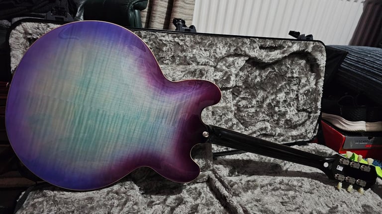 Epiphone ES-335 Semi-Hollow in Blueberry burst