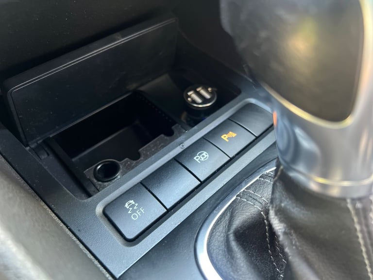 Volkswagen, GOLF, Hatchback, 2011, Semi-Auto, 1968 (cc), 5 doors