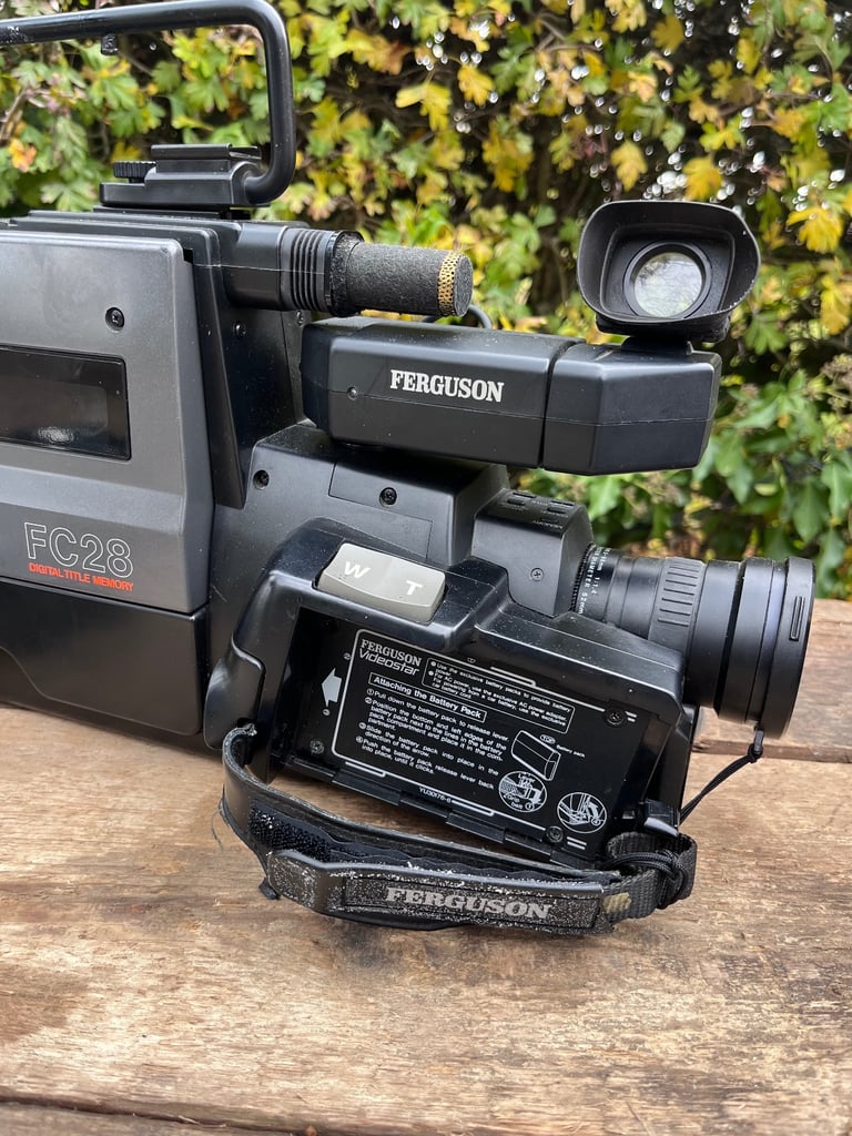 Ferguson Videostar FC28 Camcorder VHS L With Case 3 batteries & charger 