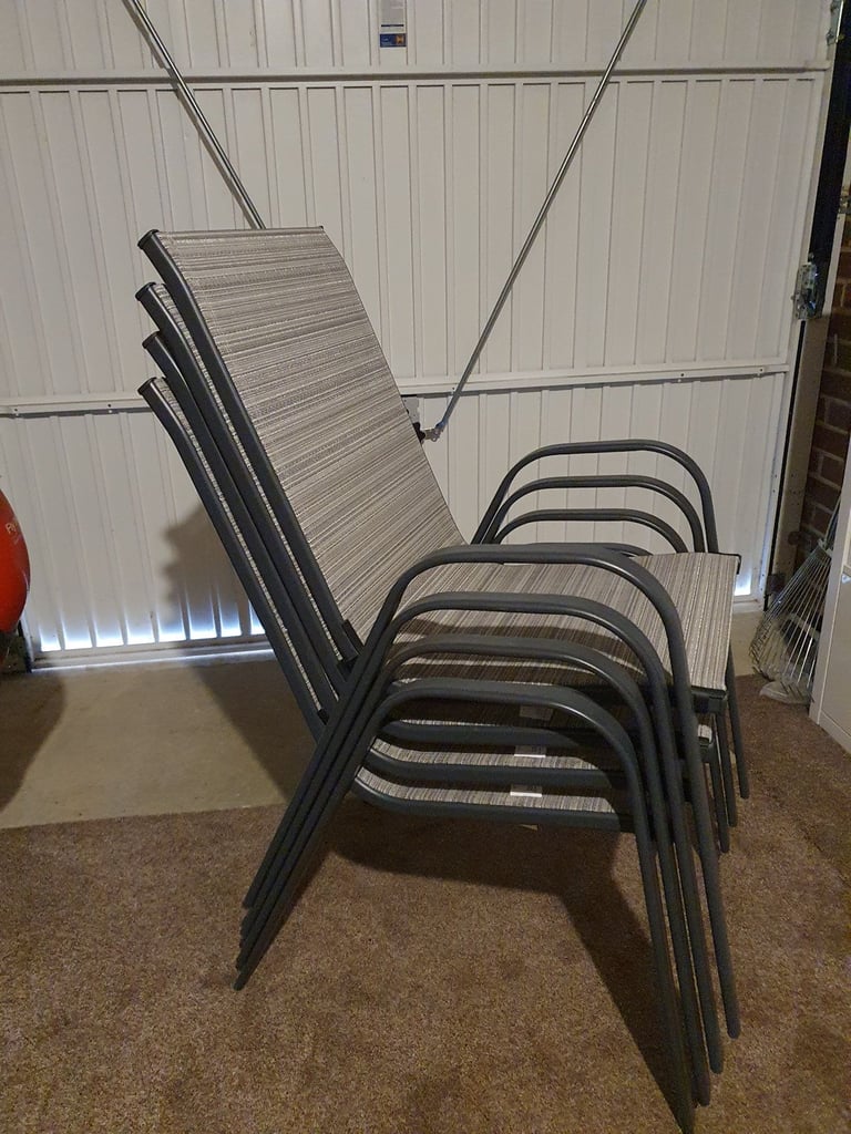 Set of 4 garden chairs