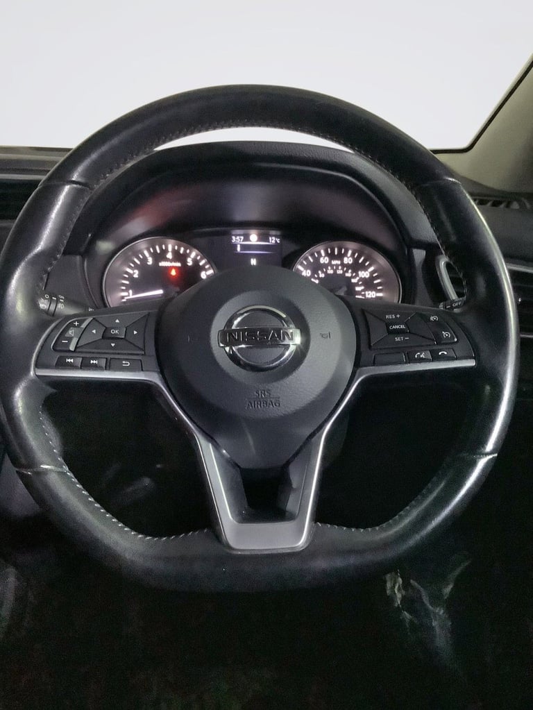 2017 Nissan Qashqai 1.2 DiG-T N-Connecta 5dr HATCHBACK PETROL Manual