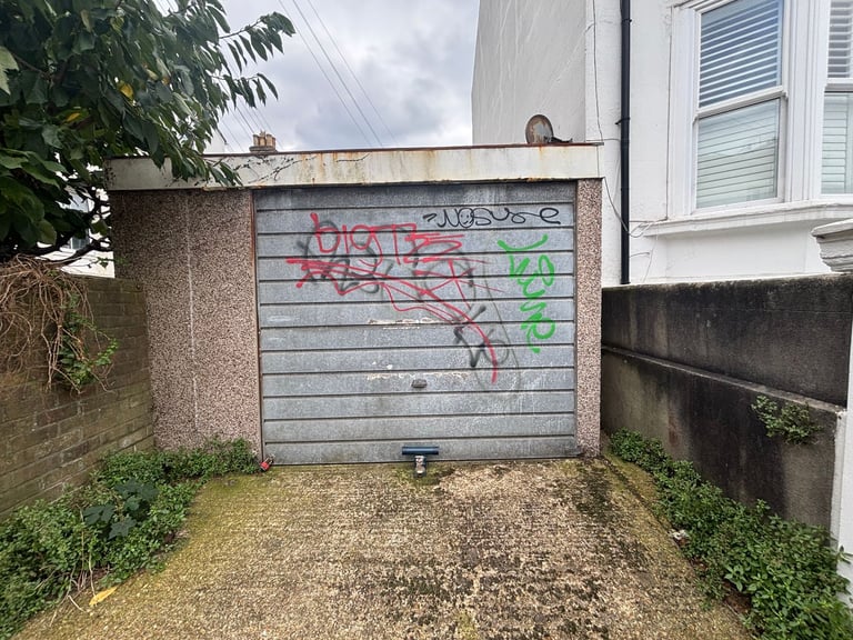 Garage To Rent