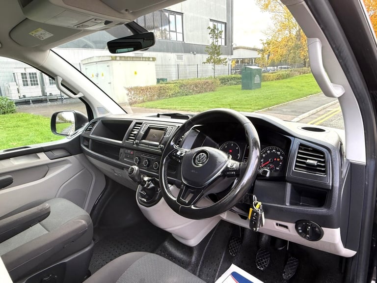 2017 Volkswagen Transporter 2.0 TDI BMT 150 Highline Kombi Van WINDOW VAN Diesel Manual