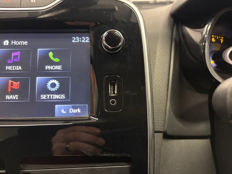 2015 Renault Clio 1.2 16V Dynamique MediaNav 5dr HATCHBACK Petrol Manual