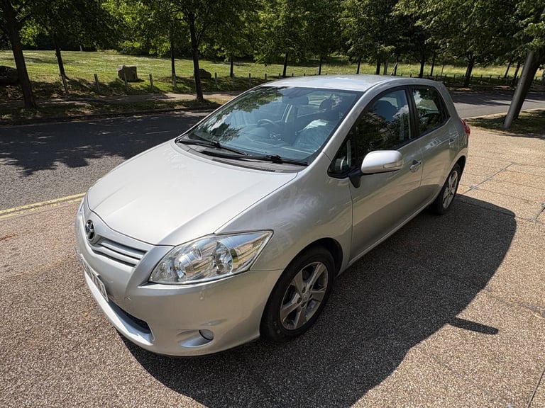 2010 facelift toyota Auris 1.6 automatic, drives perfect, excellent condition inside out,F.S.H 