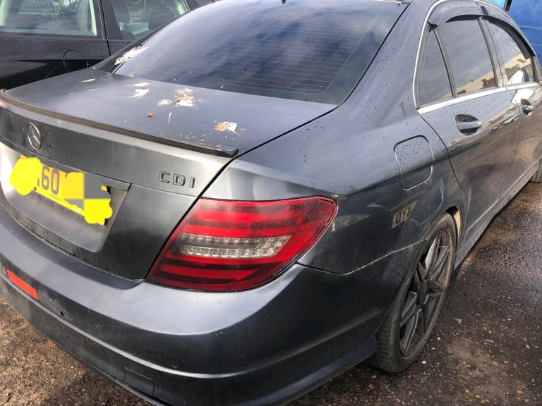 Breaking spare parts Mercedes c class w204 c250 cdi 