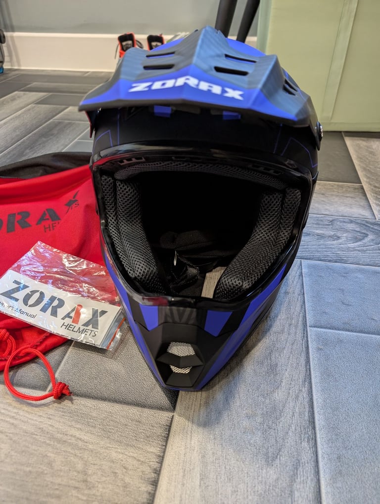 ZORAX X307 Motocross helmet with gloves, blaclava and racing google