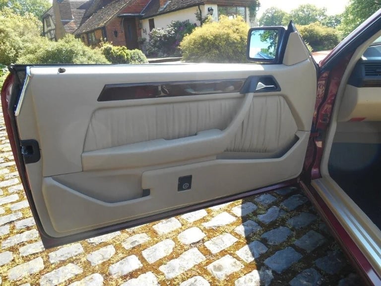 1994 Mercedes-Benz E Class E220 2-Door Petrol