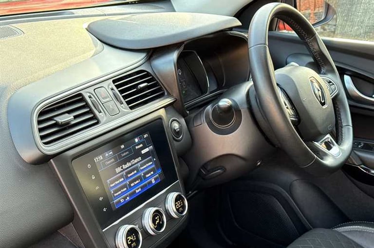 2020 Renault Kadjar 1.3 TCe Iconic SUV 5dr Petrol Manual Euro 6 (s/s) (140 ps) SUV Petrol Manual