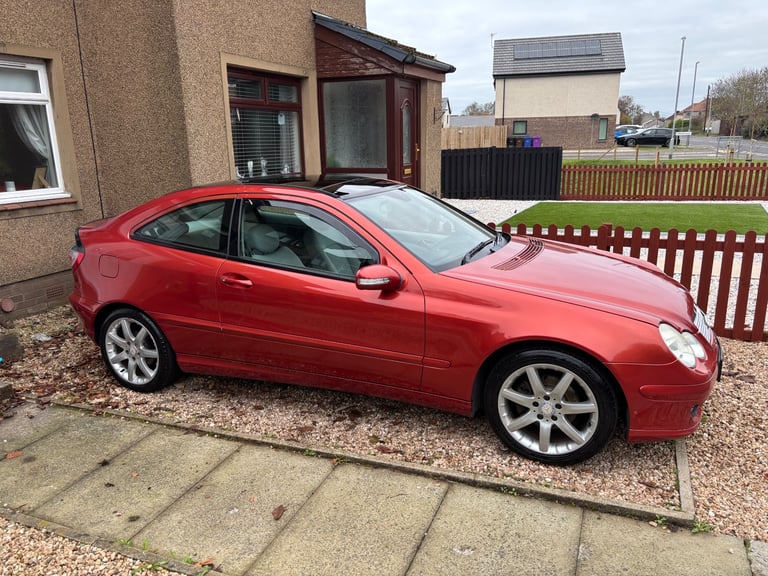 image for Mercedes Benz c200 cdi LOW MILES 