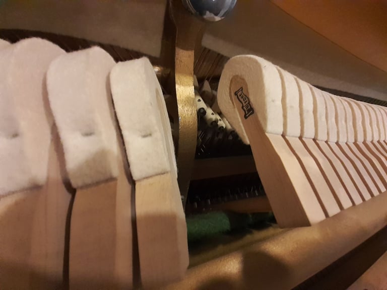 Knight K10 c1977 upright piano satin Oak wood *free 1st tuning* *top condition*