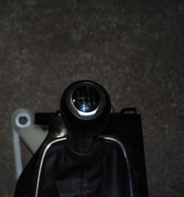 2016 MAZDA 3 1.5 SKYACTIV-D 6 SPEED MANUAL GEAR LEVER