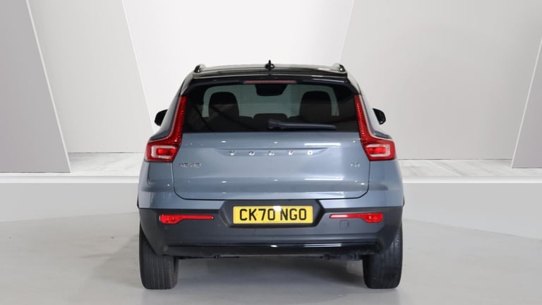  Volvo XC40 T3 R-Design (Lounge Pack, Sunroof, Harman Kardon, 360 Camera, BLIS) Petrol Automatic