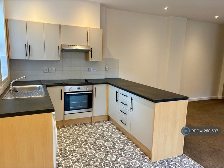 2 bedroom flat in St. Marks Road, Preston, PR1 (2 bed) (#2601597)
