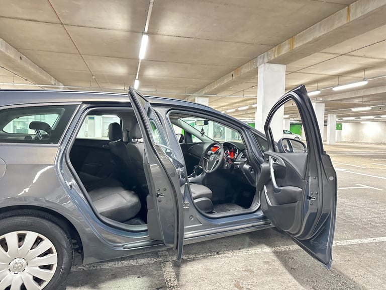 Vauxhall, ASTRA, Estate, 2013, Other, 1598 (cc), 5 doors