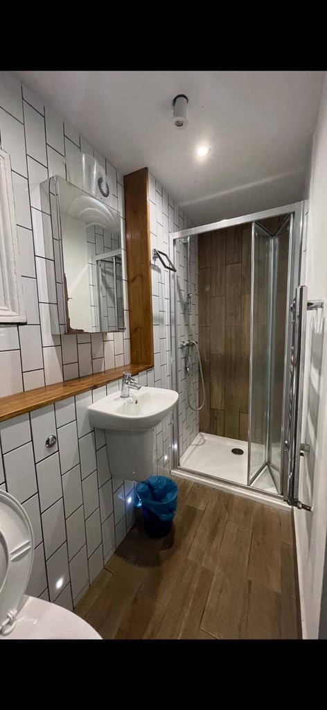 LOVEL DOUBLE ROOM AVAILABLE TO RENT IN HOVE CENTRE