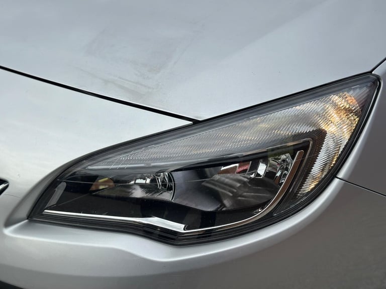 2015 Vauxhall Astra 1.6i SRi Euro 6 5dr HATCHBACK Petrol Manual