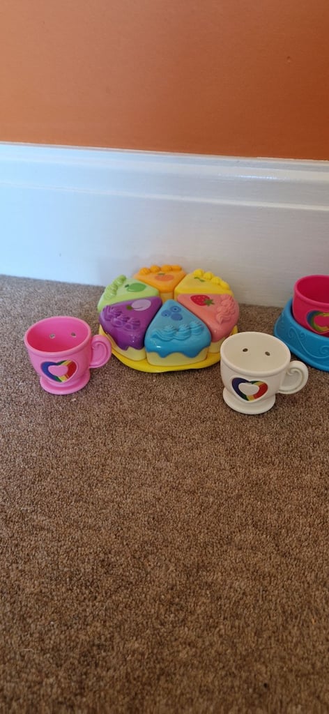 image for LEAPFROG MUSICAL RAINBOW TEA PARTY PLUS EXTRA CAKES AND CUPS. EXCELLENT.