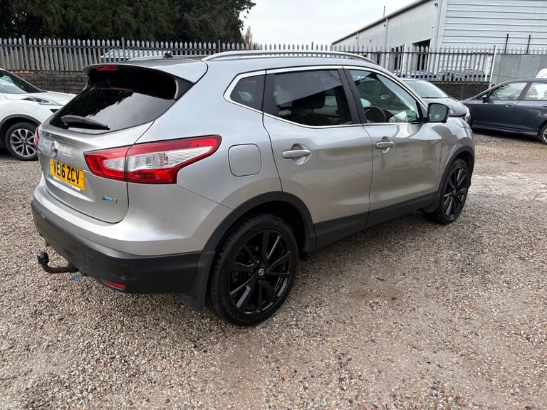 2016 Nissan Qashqai 1.5 dCi Tekna 5dr HATCHBACK Diesel Manual