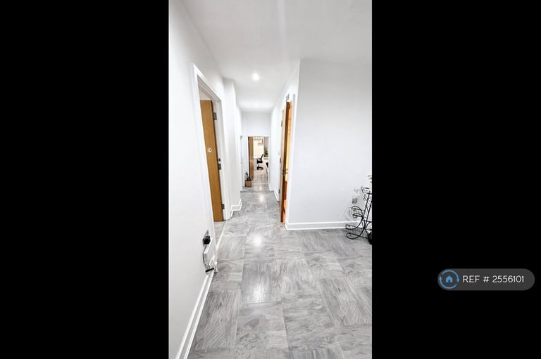 2 bedroom flat in Mcilroys Building, Reading, RG1 (2 bed) (#2556101)