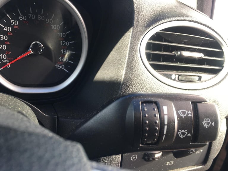 2010 Ford Focus 1.6 Titanium 5dr HATCHBACK Petrol Automatic