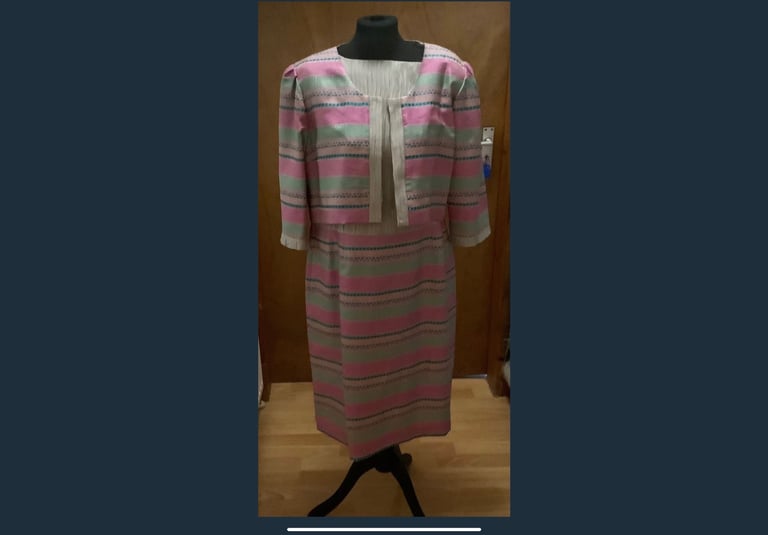 image for FEE G SET size 18 in IMMACULATE CLEAN CONDITION thanks. Cheaper than a Mac D !!!