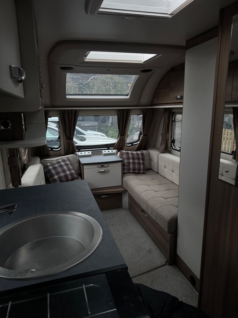 2022 Swift Major 6TD Touring Caravan and Awning