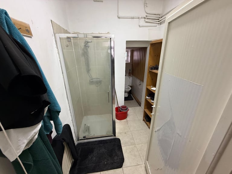 G8 Properties are pleased to offer this beautiful 4 bedroom house, on Beaconsfield Road, E10 5RD