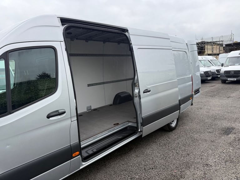 2022 Mercedes-Benz Sprinter 3.5t H2 Progressive Van PANEL VAN DIESEL Manual